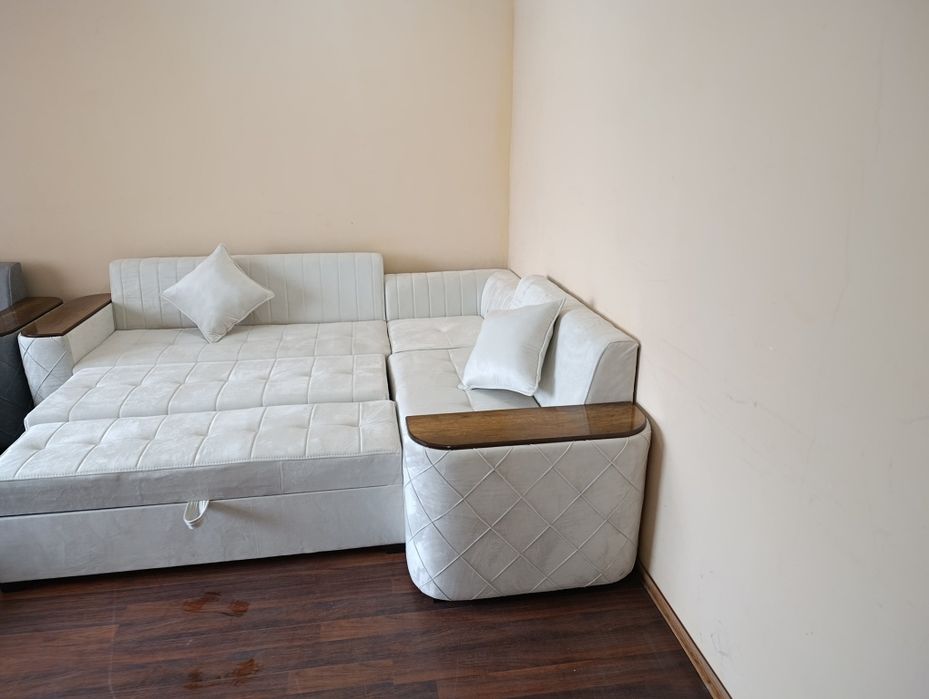 Yumshoq mebel birinchi qoʻl yetqazb berish xizmati bor