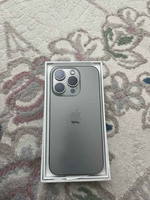 Продаю айфон 15 про