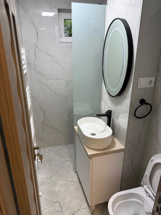 Chirie spatiu comercial 2cam Zona Sf. Vineri