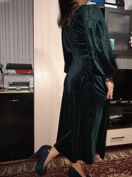 Продам платье женское.