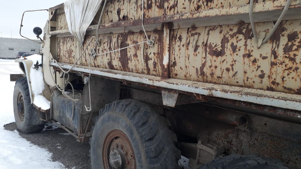 Продаю Урал самосвал в Караганде.