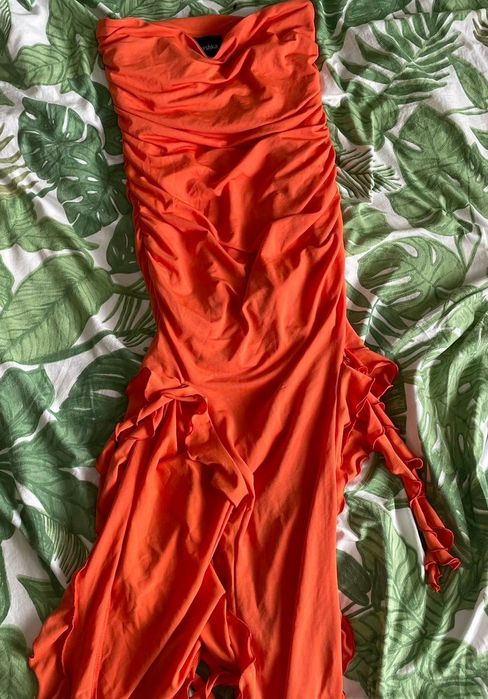 Нова рокля Bershka с волани