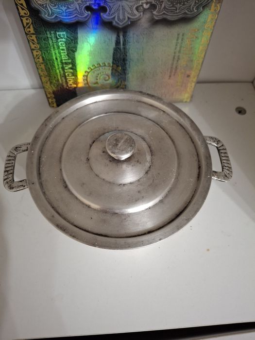 Кастрюлю  мельхиоровые