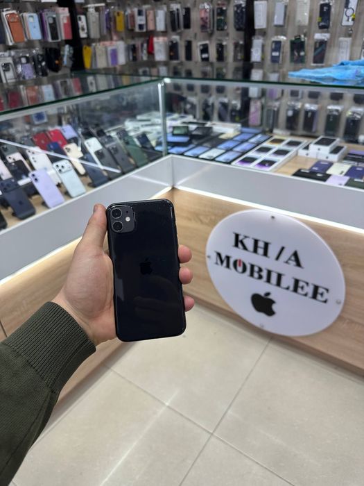 Iphone 11.         .