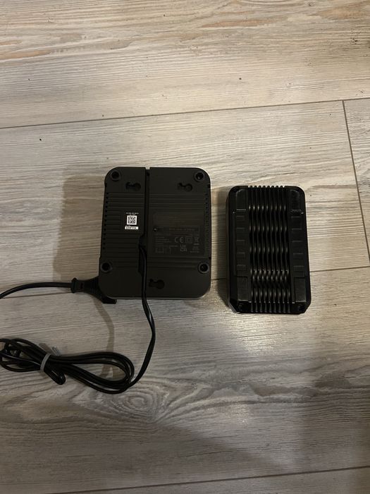 Акумулаторна полираща/шлифовъчна машина EINHELL +зарядно и батерия