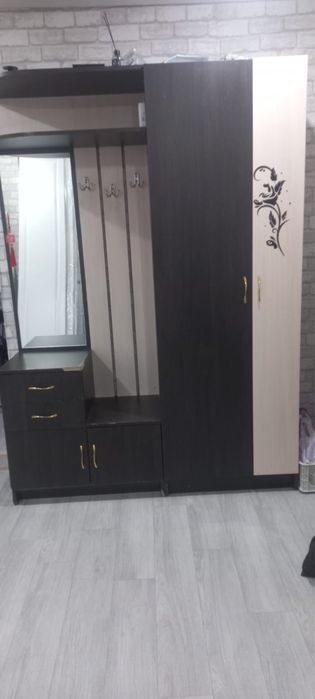 Продам шкаф прихожию