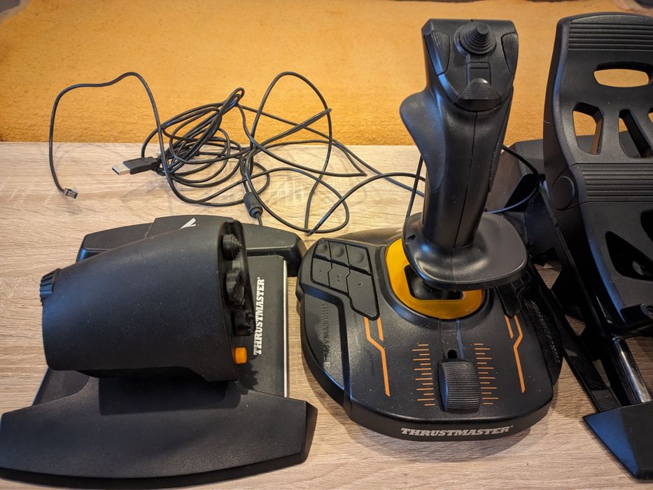 Thrustmaster T-16000 M - simulator avion