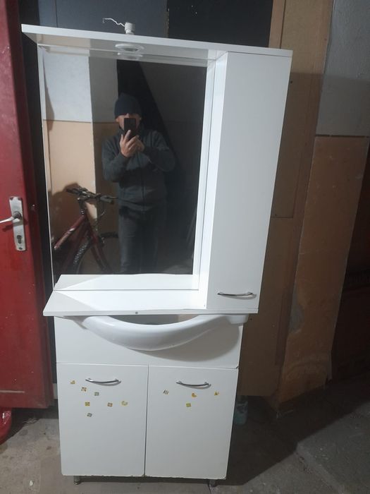 Chiuveta baie cu oglinda si dulap