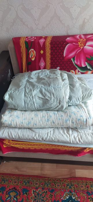Продам подушки, одеяла, постельное бельё
