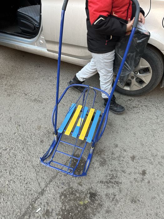 Продам санки 5000тг