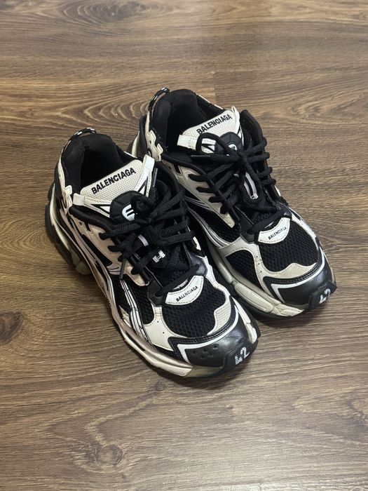 Balenciaga runner