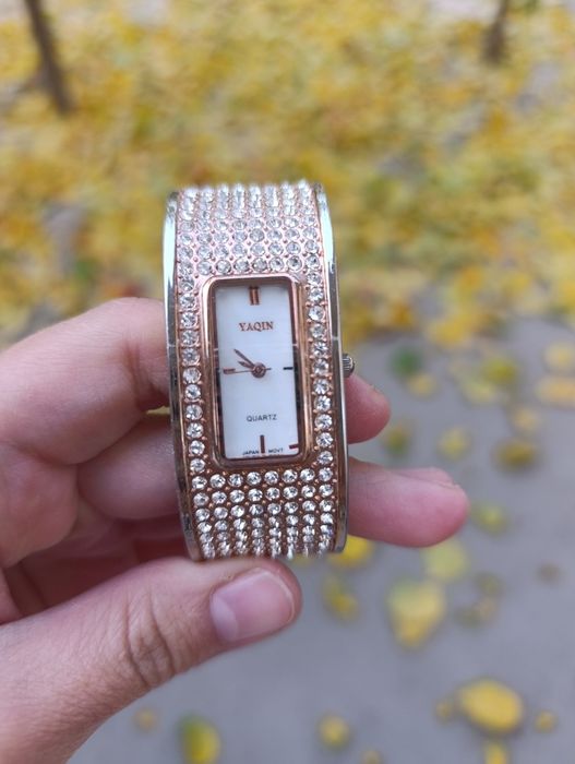 Наручные часы женские