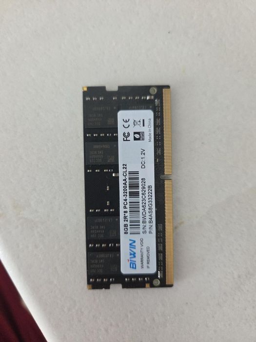 Оперативка DDR4 на 8 гб