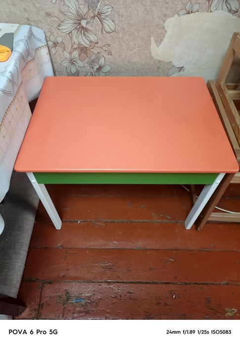 Продается детский стол- парта