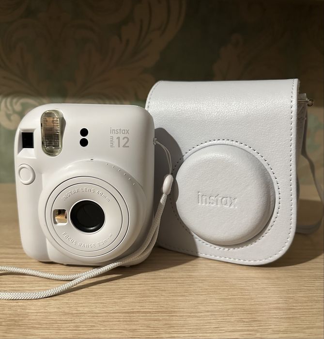 фотоаппорат Instax Mini 12