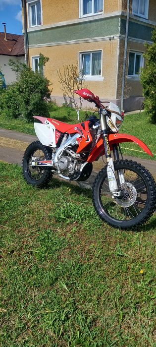 Honda crf   250 cm