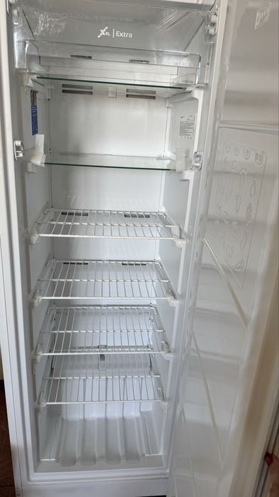 Продам морозильную камеру
