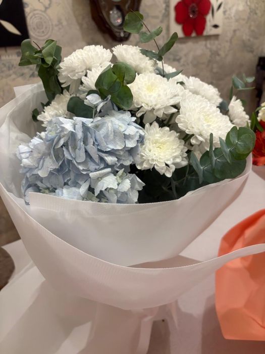 Цветы  свежие со склала . 5000 тыс букет