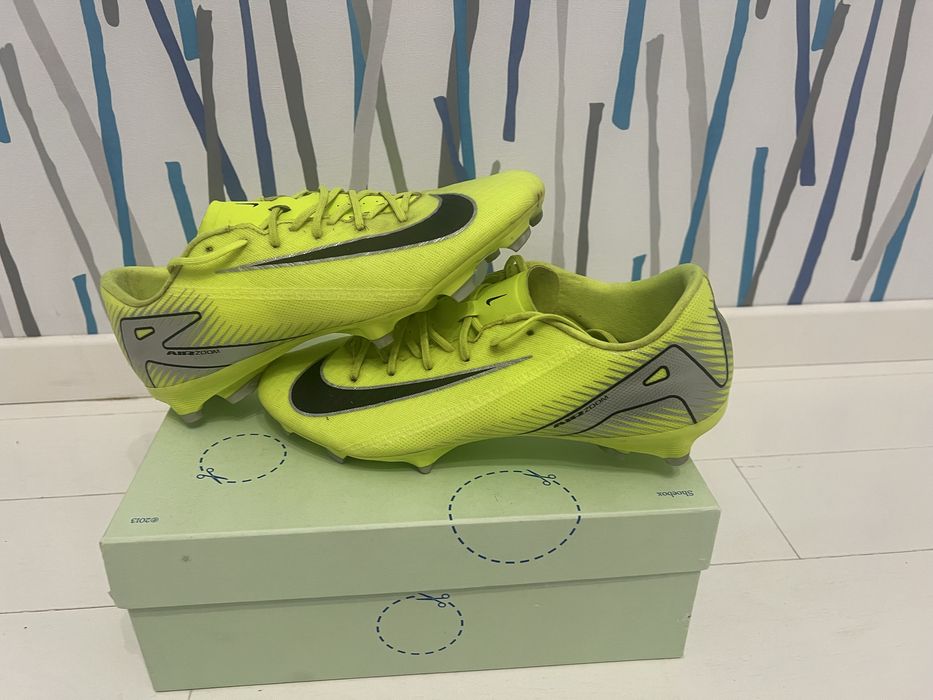 ghete de fotbal mercurial marimea 44 original + jambiere si sosete gri