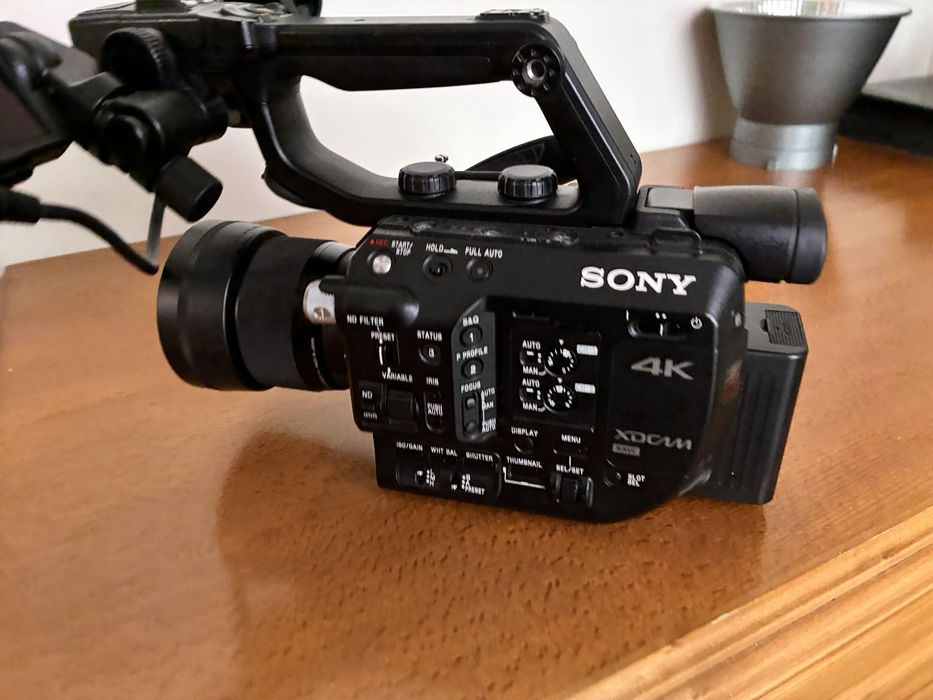 Sony FS5 Cinema Camera / Super 35 / идеално състояние