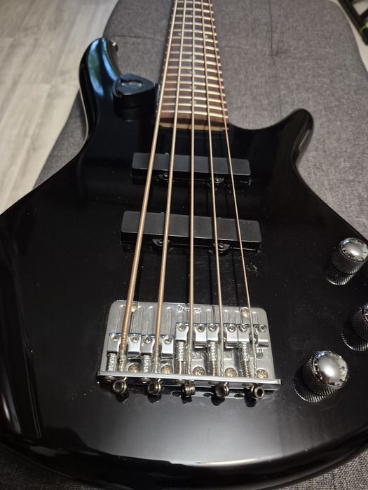 Chitara bass short scale Ibanez Mikro 5