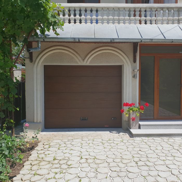 Usi de garaj Sectionale sau tip Rulou la cel mai mic pret