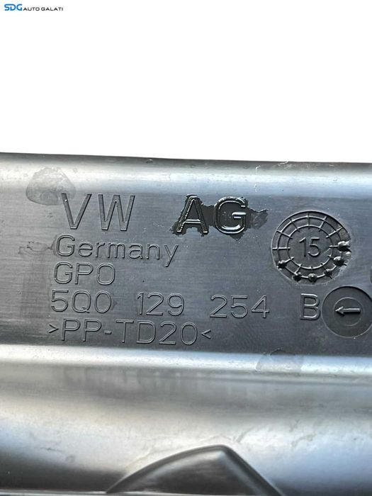 Difuzor Capac Inferior Captare Aer Grila Grilaj Tub Tubulatura Ghidaj Admisie Volkswagen Tiguan 2.0 TDI 2016 - 2023 Cod 5Q0129254B 5Q0129621E [B4179]