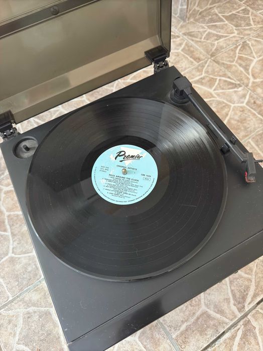 Продавам аудио система 3в1