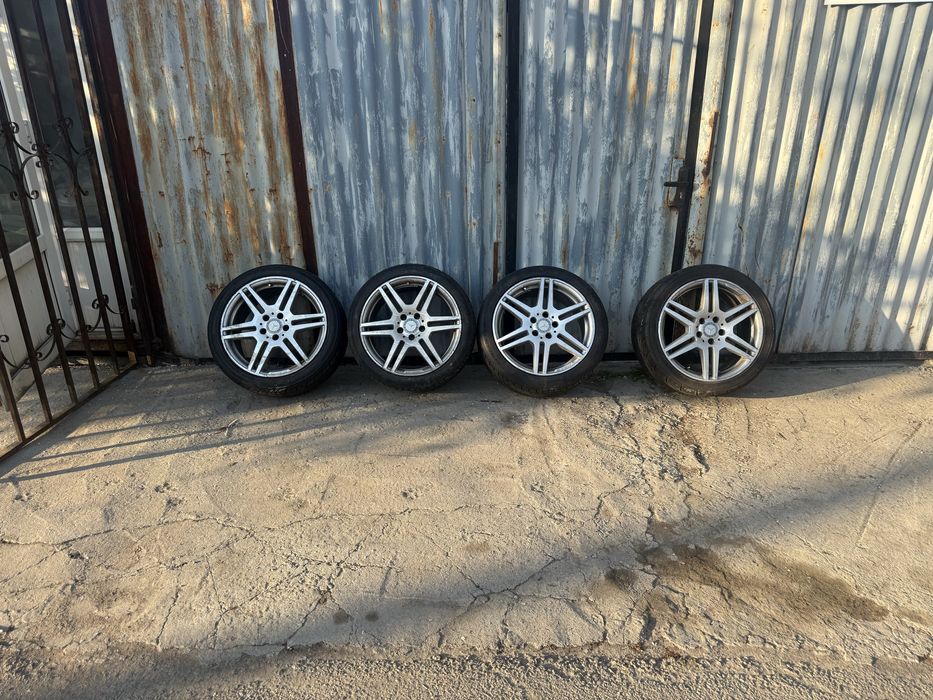 Амг диски в оригинале R18 разноширокие