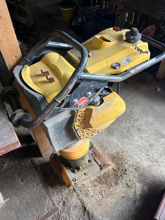 Vând placă compactoare 410kg și mai compactor