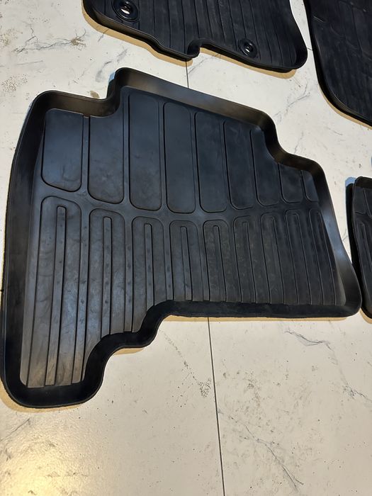 Полики салона на Прадо 150