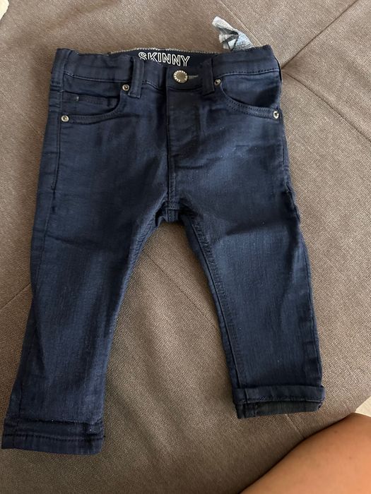 Дънки Зара за бебе момиче 6-9 месеца по 15 лв броя