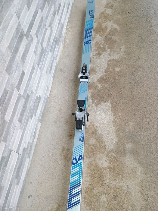 Vand skiuri Elan și Rossignol