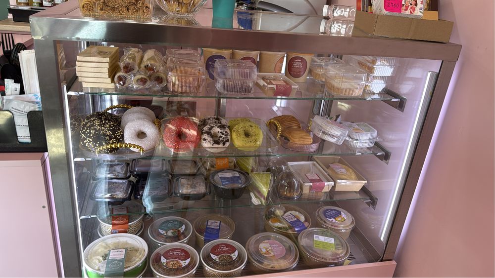 Продам цветочный с кофейней