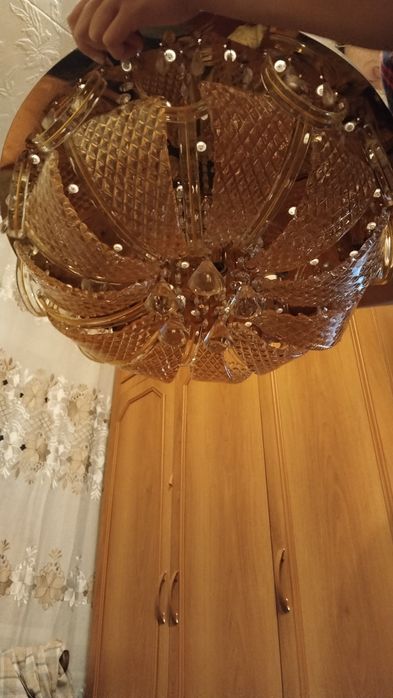 Продам люстру с любовью и от доброго сердца.