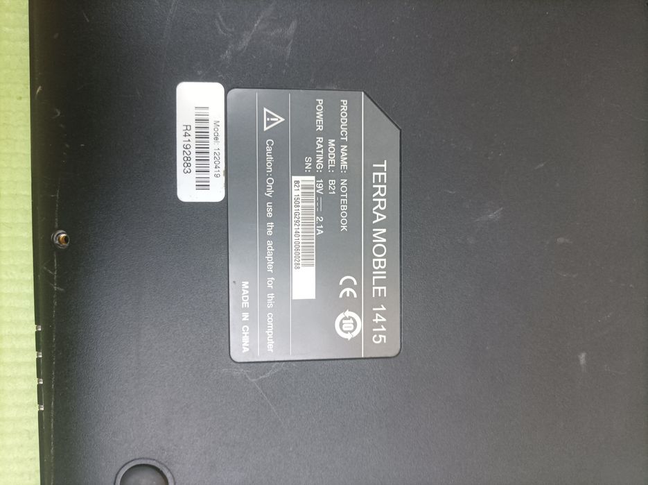 Laptop Terra Mobile 1415 Funcțional cu Ecran spart