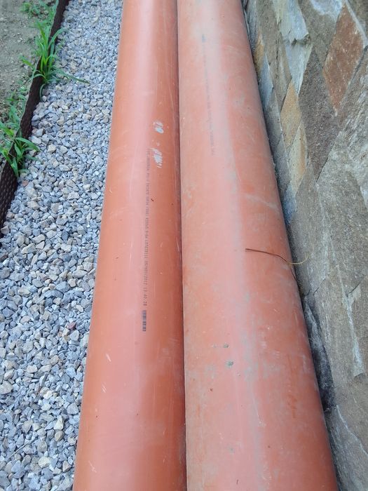 Тръби ПВЦ материал.