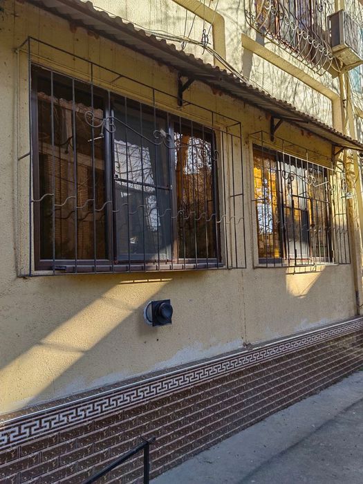 Продам 3 ком вдоль дороги на Гагарина под нежилое