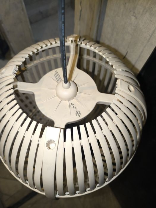 Продавам ратанов  полилей