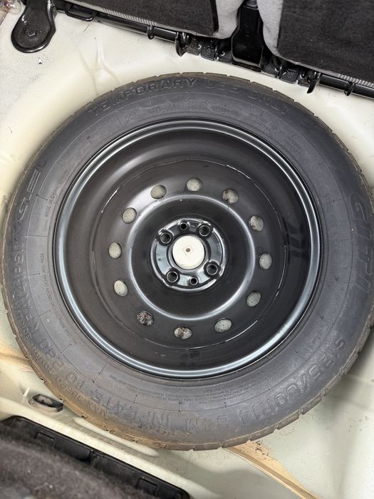 Резервна гума и инструменти Fiat 500