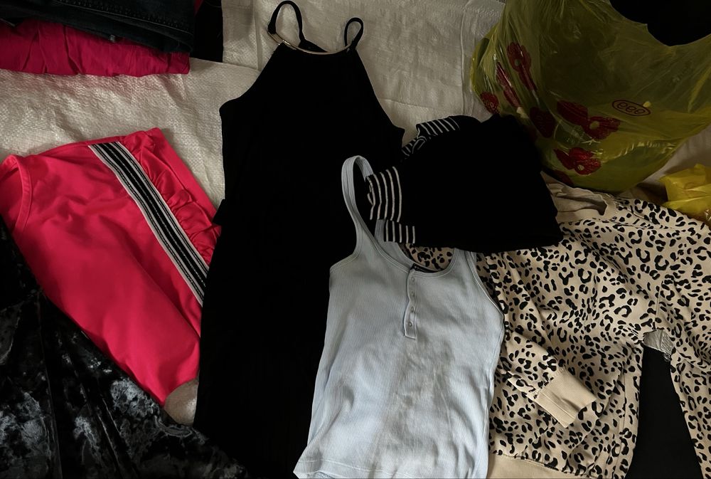 Одежда пакетом разные есть новые есть б/у