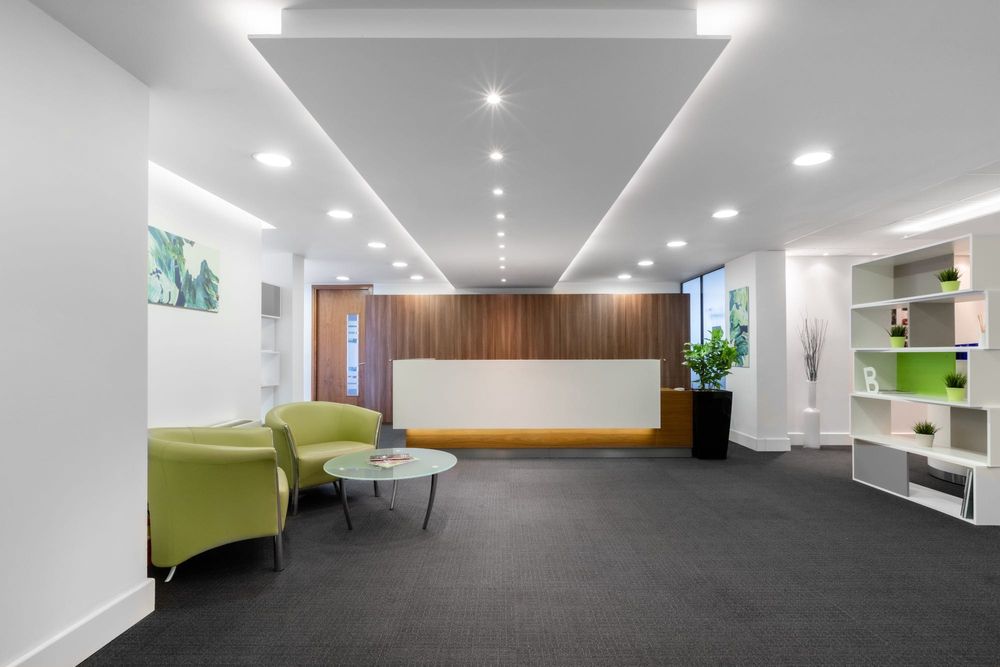 Самостоятелно офис пространство за 3-4 души в Regus Parliament