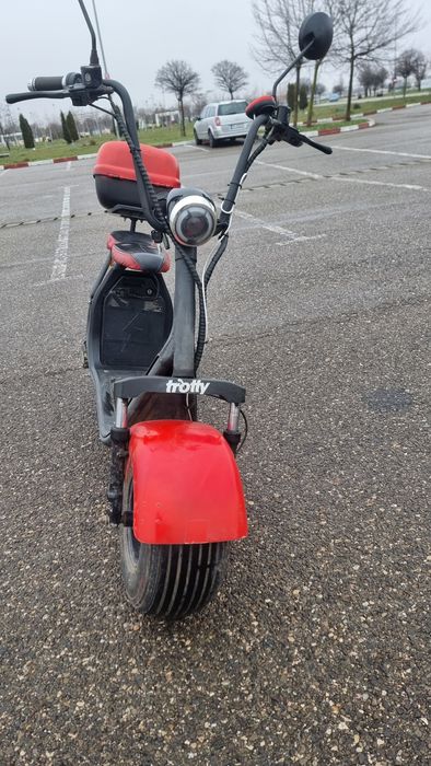 Vând scuter electric