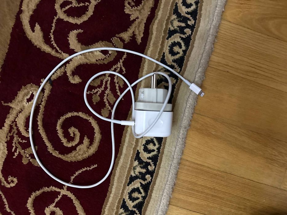 iPhone XR original пришел примиком с Дубая