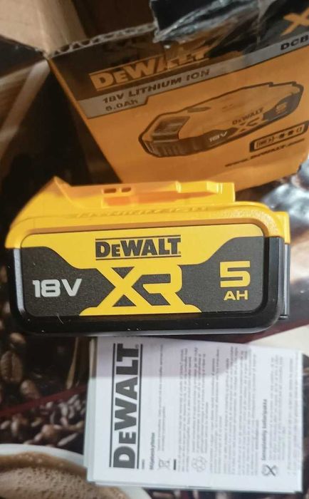 Оригинална батерия Dewalt 5 AMP внос от Англия!