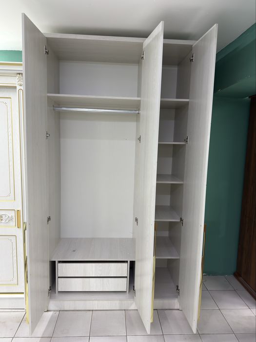 Шкаф ПИРАМИДА. 130.