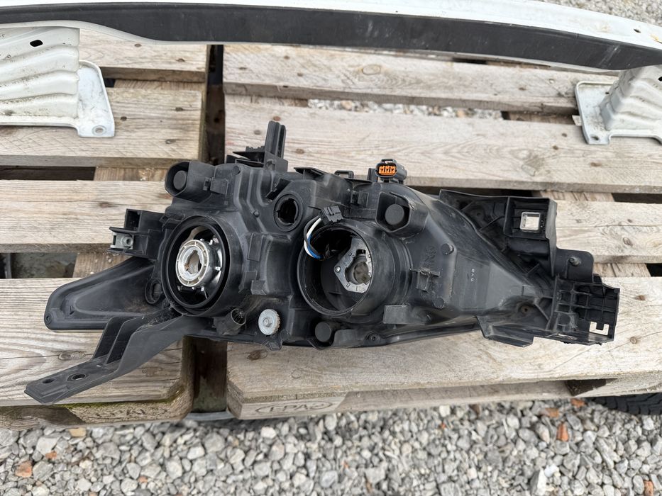 Фар Mazda CX-3 2017 год.-