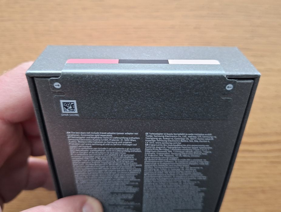 ЧИСТО НОВ ! Samsung Galaxy S25 5G - 12GB RAM / 128GB