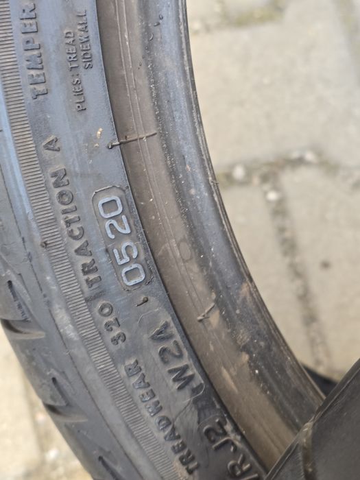 225 40 19  Bridgestone