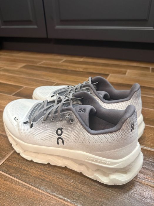 Нови On Cloudsurfer Max мъжки 42,5 – Ivory/Steel